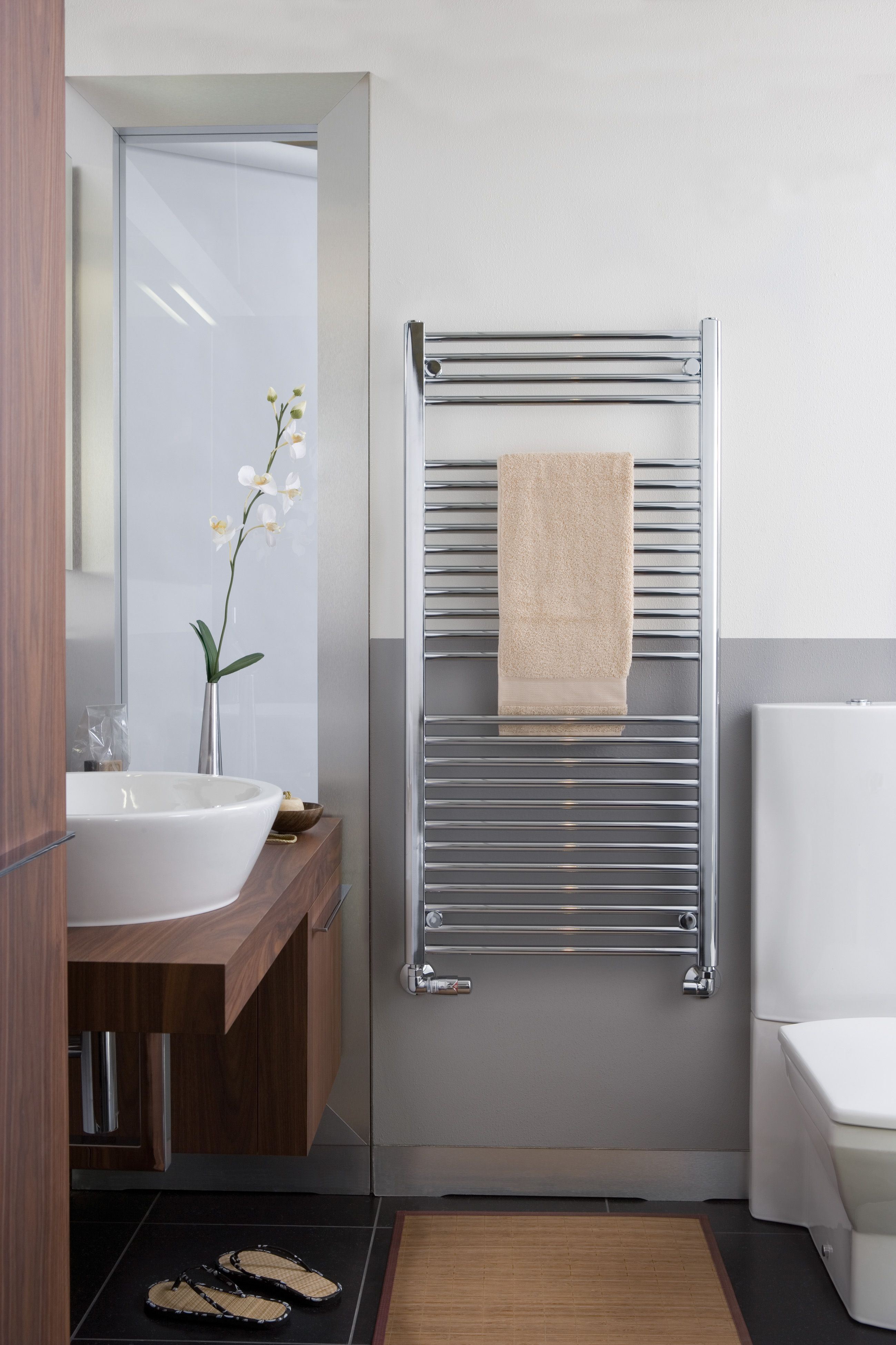 ICO Bath E1043 Tuzio Savoy 19"x47.5" Electric Plug-In Towel Warmer - Chrome